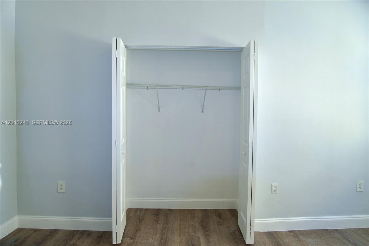 1142 SW 4th St , Unit 17, Miami, FL 33130 Photo