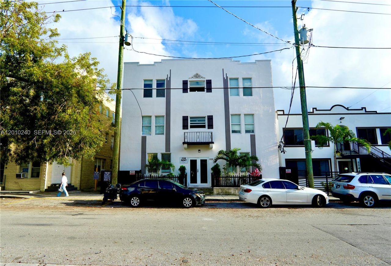 1142 SW 4th St , Unit 17, Miami, FL 33130 Photo