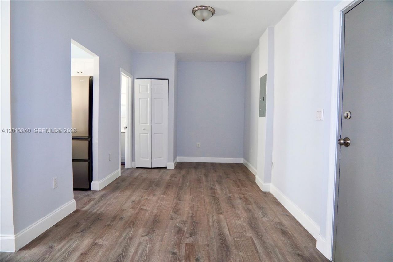 1142 SW 4th St , Unit 17, Miami, FL 33130 Photo