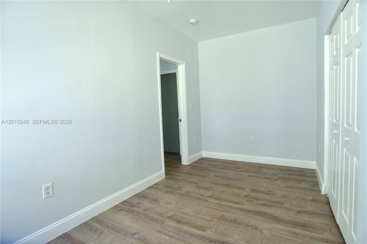 1142 SW 4th St , Unit 17, Miami, FL 33130 Photo