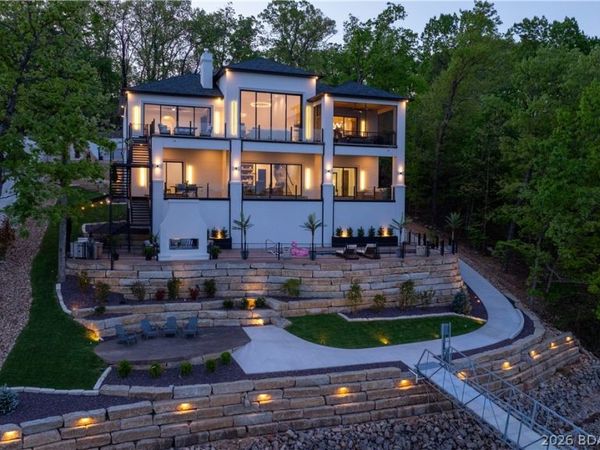 1118 Las Campanas Road , Porto Cima, MO 65079