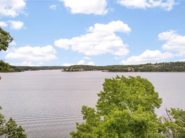 446 Crown Point Drive, Lake Ozark, MO 65049
