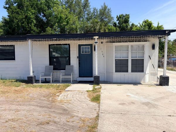 1304 WINDSOR WAY , TAMPA, FL 33619