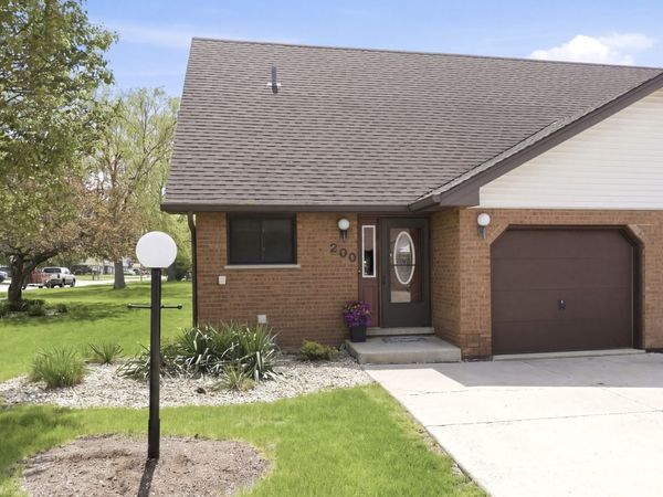 200 Fairview Drive , Manhattan, IL 60442