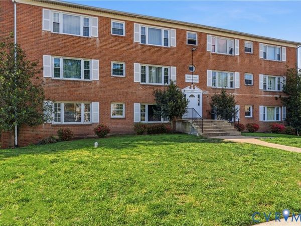 9207 Douglas Street , Unit 201, Manassas, VA 20110