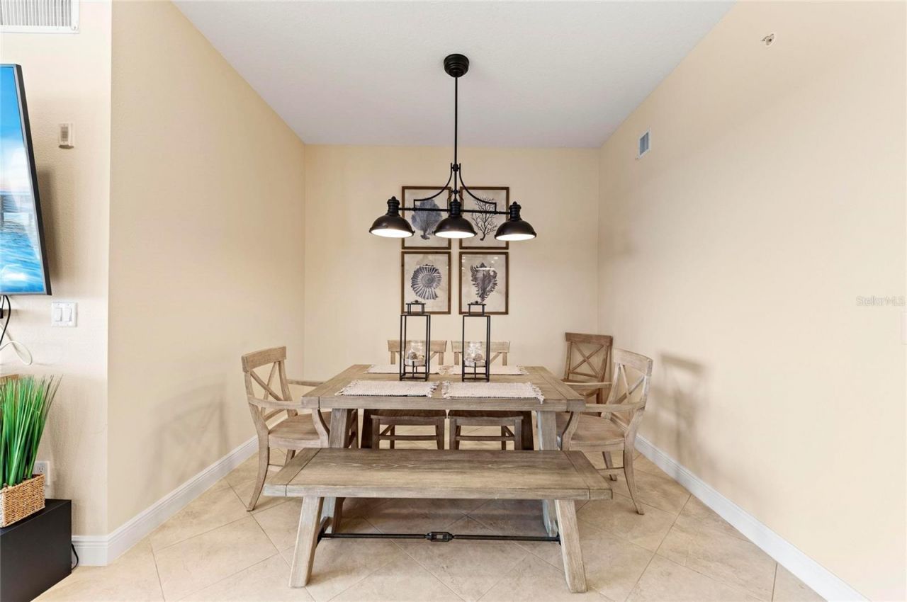 395 Aruba Circle, Unit 402, Bradenton, FL 34209 Photo
