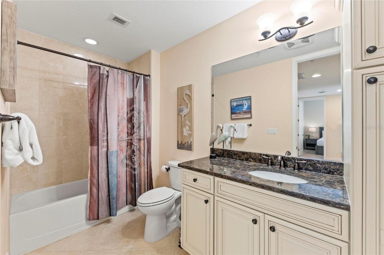 395 Aruba Circle, Unit 402, Bradenton, FL 34209 Photo