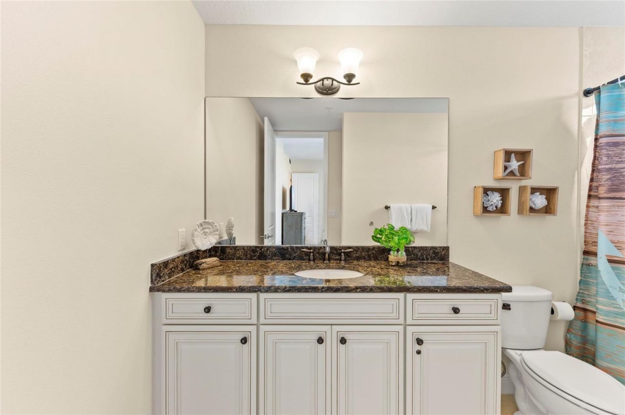 395 Aruba Circle, Unit 402, Bradenton, FL 34209 Photo