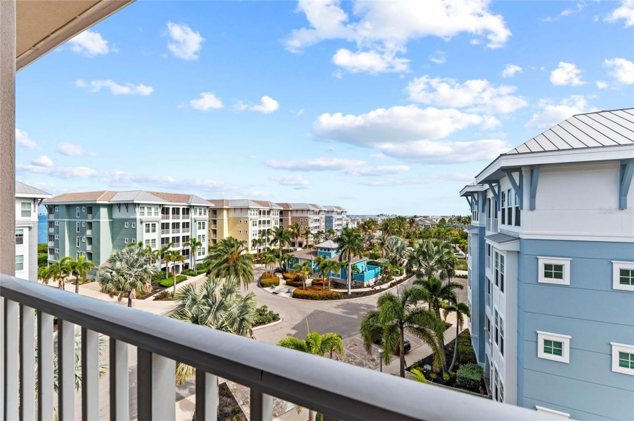 395 Aruba Circle, Unit 402, Bradenton, FL 34209 Photo