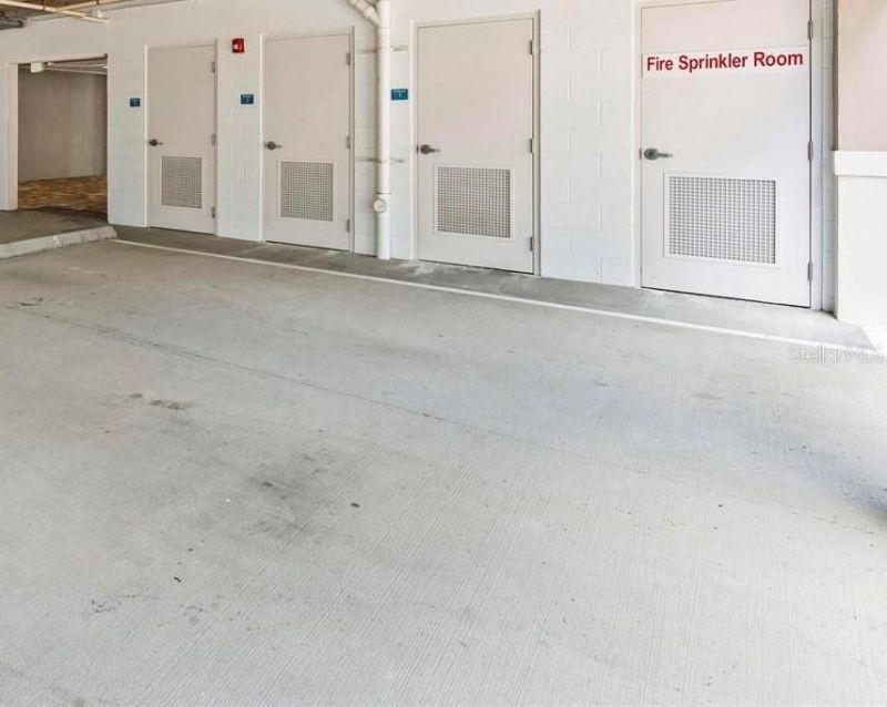 395 Aruba Circle, Unit 402, Bradenton, FL 34209 Photo