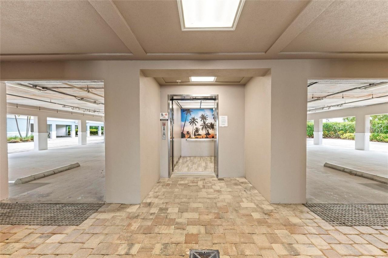395 Aruba Circle, Unit 402, Bradenton, FL 34209 Photo