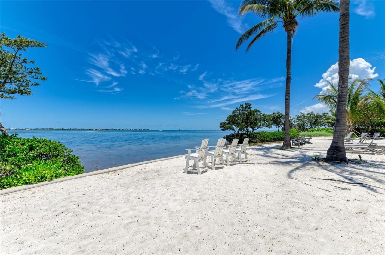 395 Aruba Circle, Unit 402, Bradenton, FL 34209 Photo