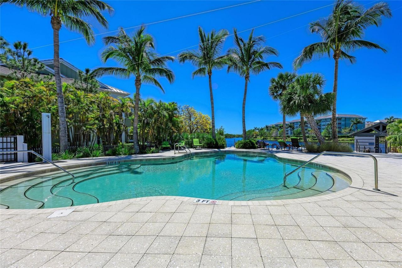 395 Aruba Circle, Unit 402, Bradenton, FL 34209 Photo