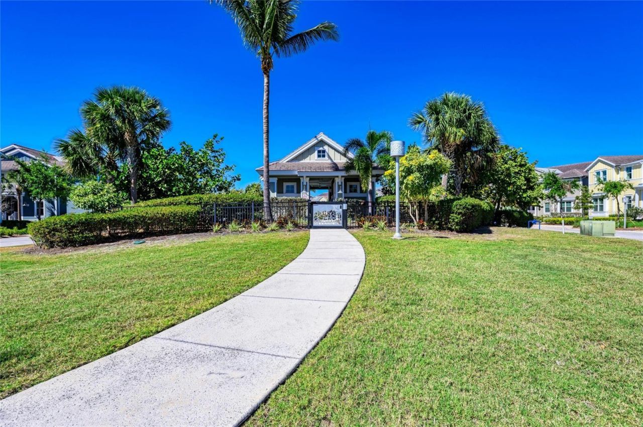 395 Aruba Circle, Unit 402, Bradenton, FL 34209 Photo