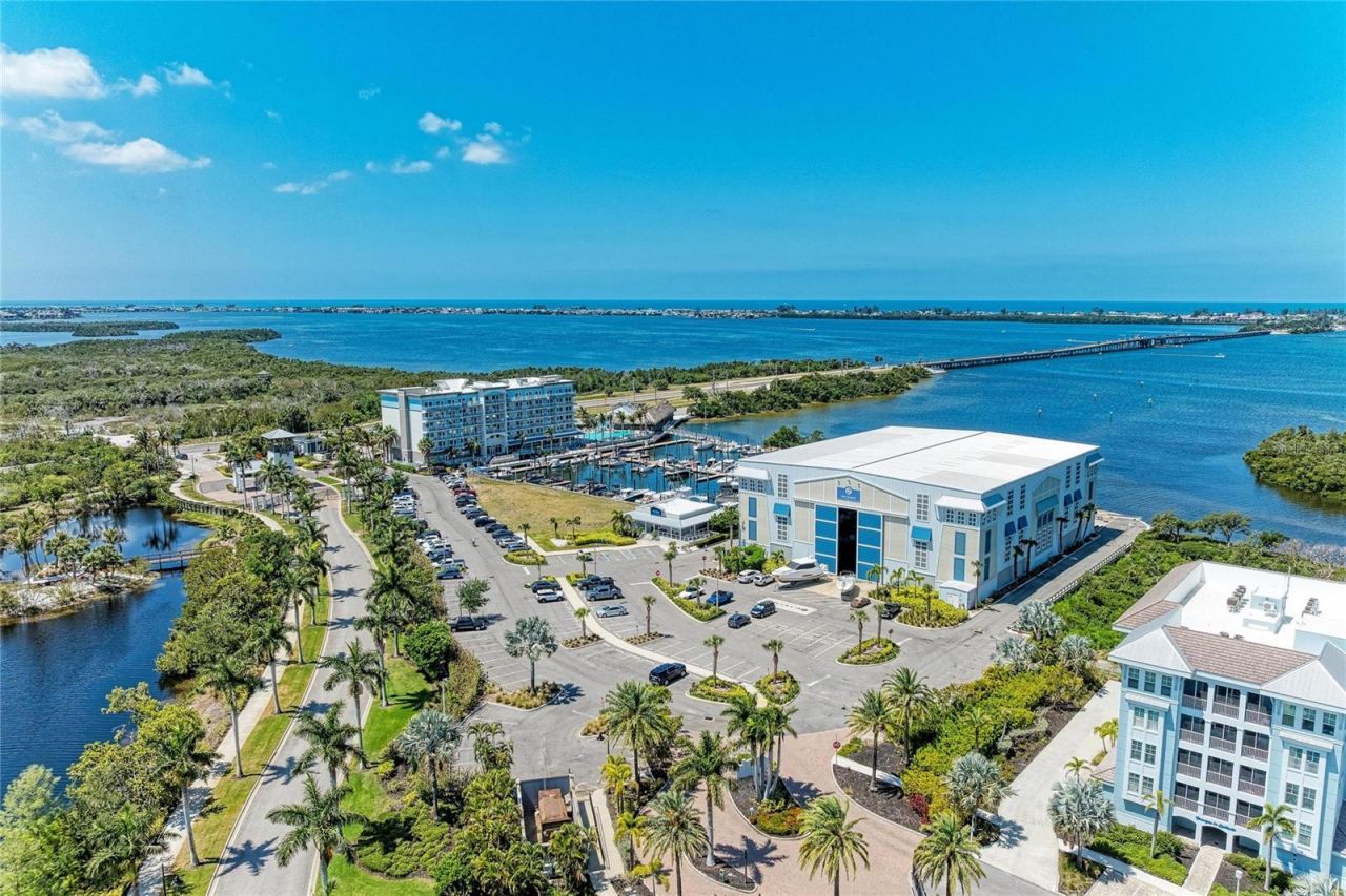 395 Aruba Circle, Unit 402, Bradenton, FL 34209 Photo