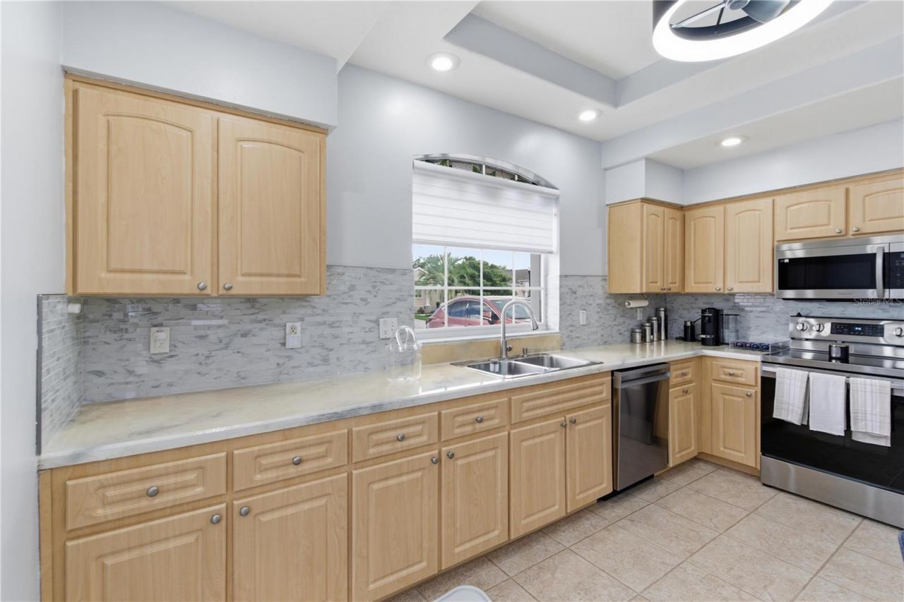 295 Royal Palm Way , Spring Hill, FL 34608 Photo