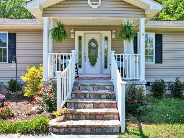 160 Crabtree Drive, Tunnel Hill, GA 30755