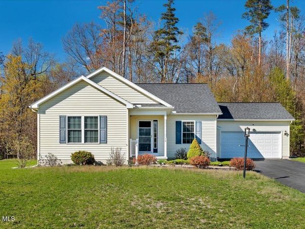 18 Kelly Lane, Halfmoon, NY 12065