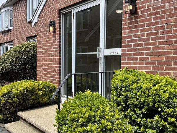 775 W Main Street, Unit APT 5, Hyannis, MA 02601