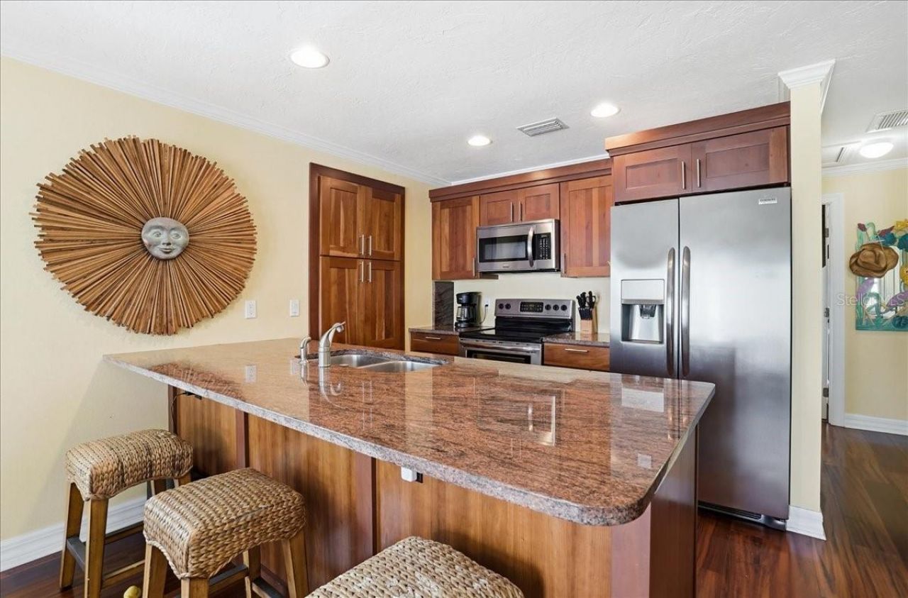2811 Gulf Drive, Holmes Beach, FL 34217 Photo
