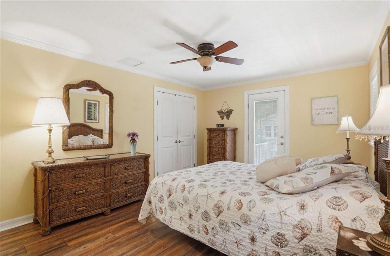 2811 Gulf Drive, Holmes Beach, FL 34217 Photo
