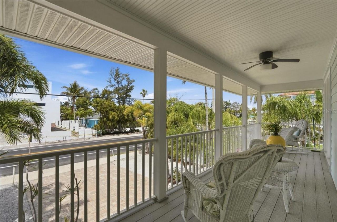 2811 Gulf Drive, Holmes Beach, FL 34217 Photo