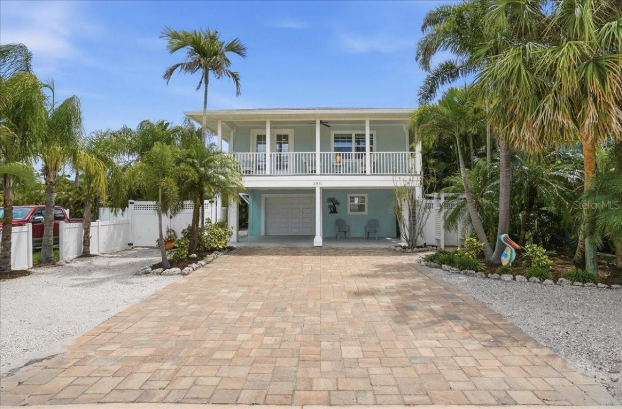 2811 Gulf Drive, Holmes Beach, FL 34217 Photo