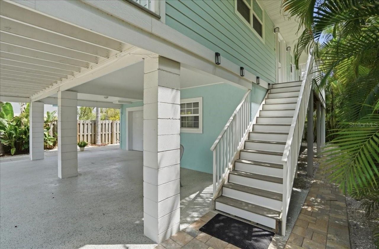2811 Gulf Drive, Holmes Beach, FL 34217 Photo