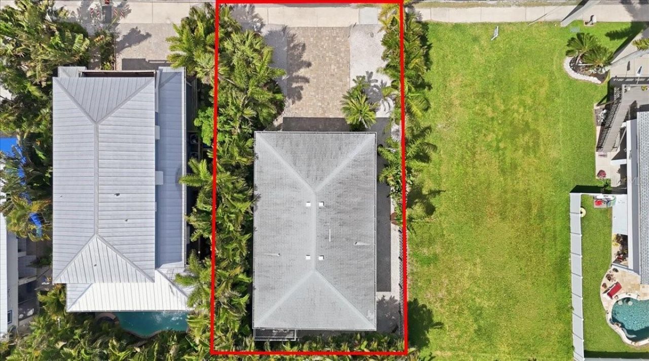 2811 Gulf Drive, Holmes Beach, FL 34217 Photo