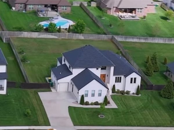 1410 Tuscany Drive, Centerton, AR 72719