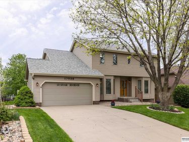 17036 Karen Street , Omaha, NE 68135
