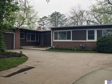 3811 Castle Circle, Lincoln, NE 68524