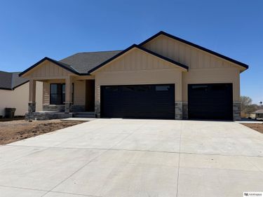 523 Woodsage Road, Seward, NE 68434