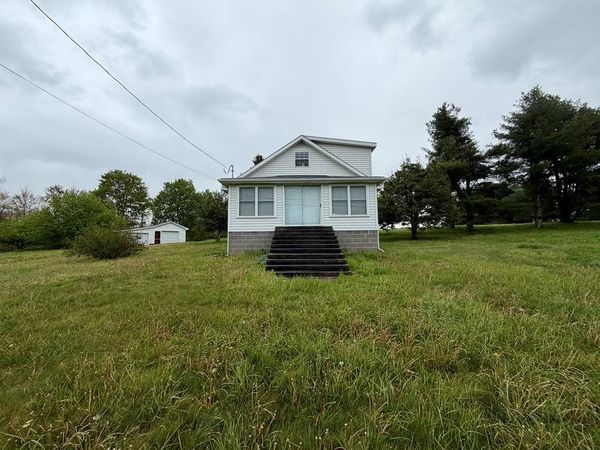 21168 Beckley Rd., CAMP CREEK, WV 25820