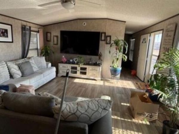 4201 Blake Road SW, Albuquerque, NM 87121