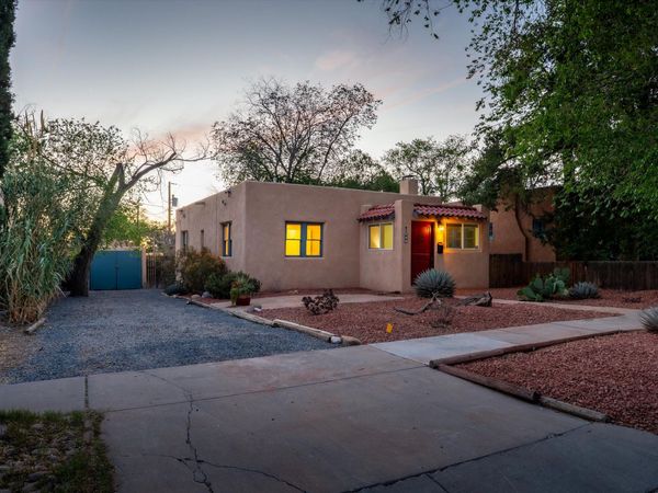 217 Amherst Drive NE, Albuquerque, NM 87106