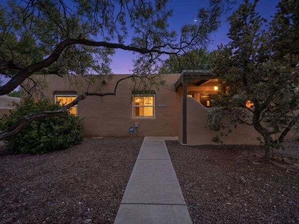 1328 Camino Amparo NW, Albuquerque, NM 87107