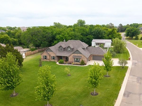 10430 Pine Ridge Road, Edmond, OK 73025