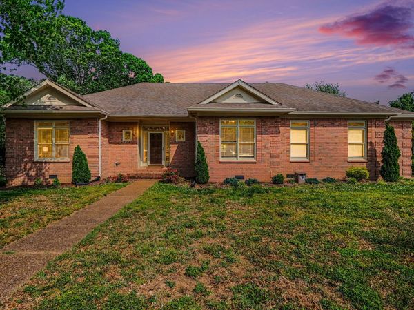 103 Masters Way , Hendersonville, TN 37075