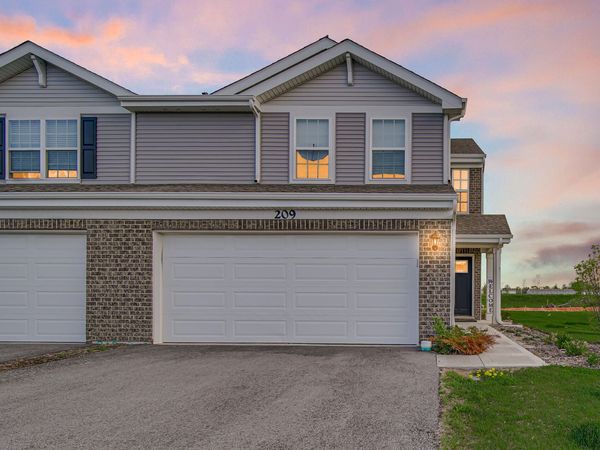 209 Aviana Avenue , Hobart, IN 46342