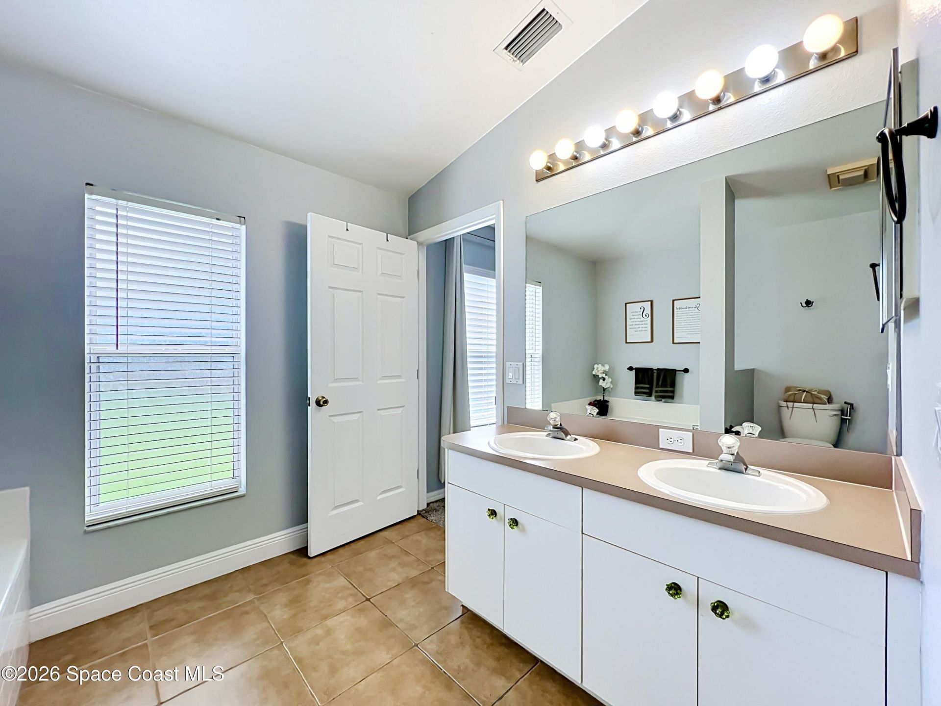 2085 Bayhill Drive, Melbourne, FL 32940 Photo
