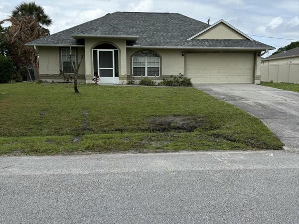 1081 Douglas Street SE, Palm Bay, FL 32909
