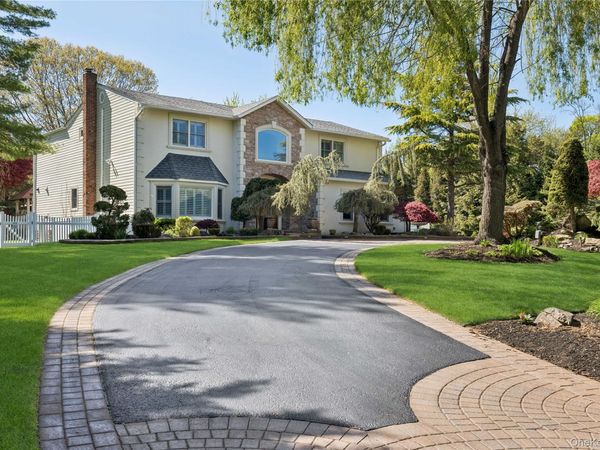 70 Laurel Court , Laurel Hollow, NY 11791