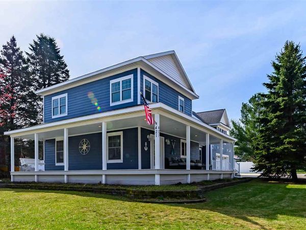 421 McKinley Street, Boyne City, MI 49712