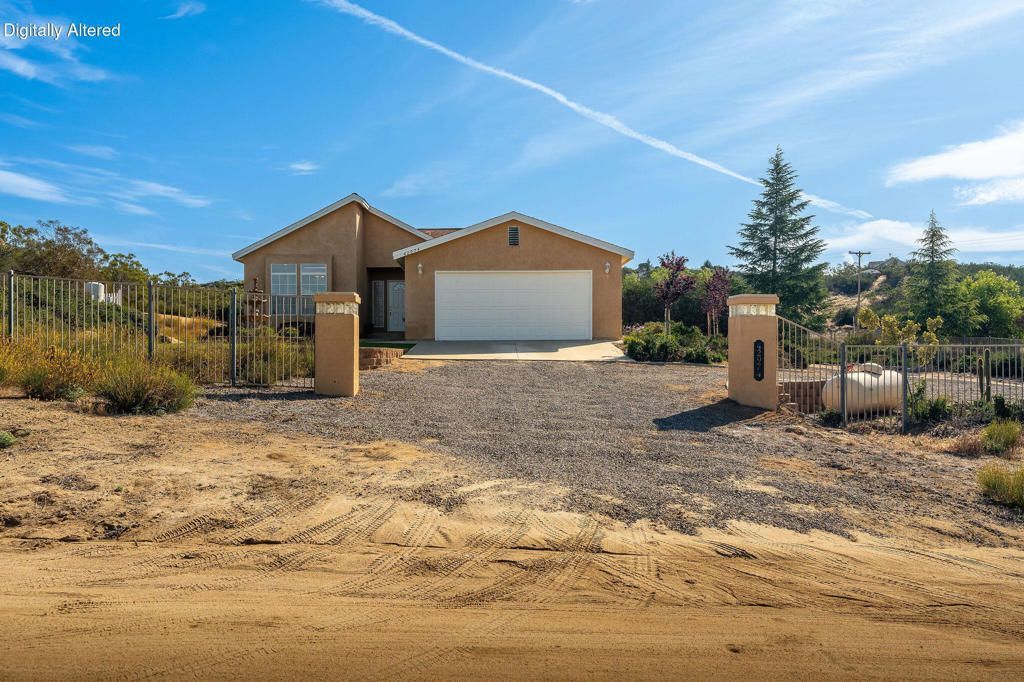 42974 Rolling Hills Drive, Aguanga, CA 92536 Main Photo