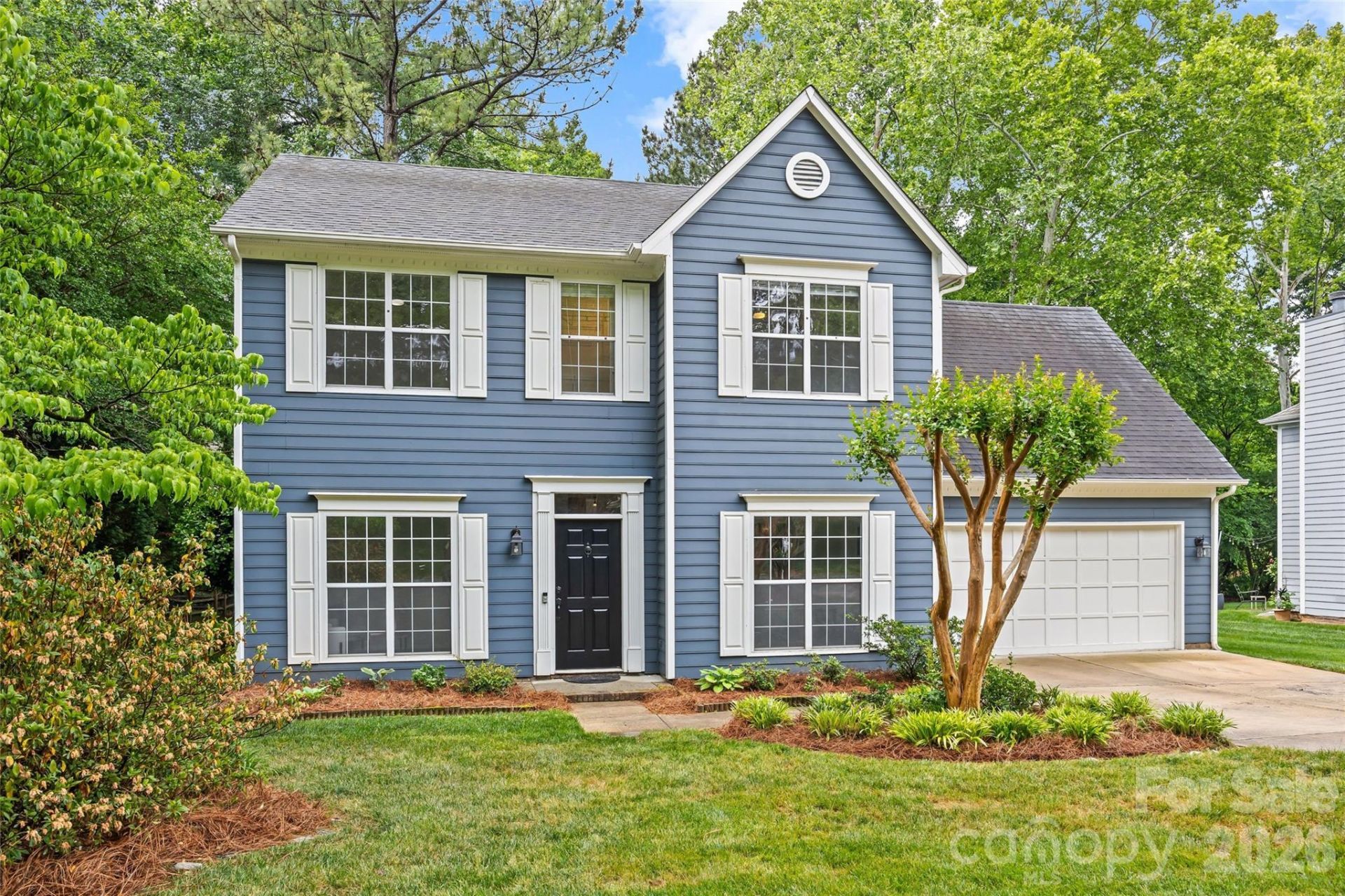 3213 Crescent Knoll Drive, Matthews, NC 28105 Main Photo