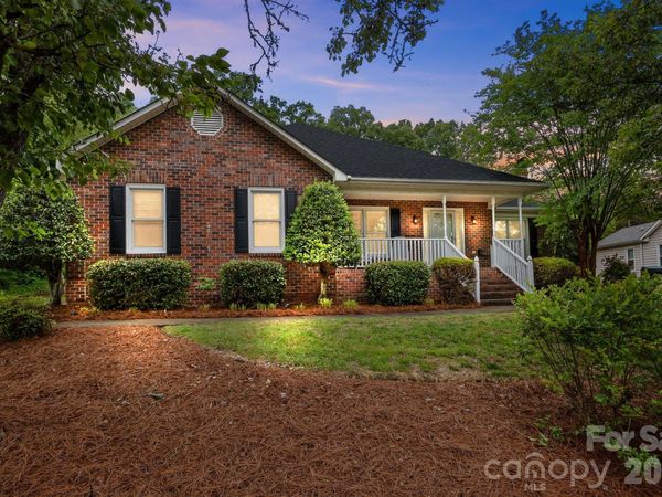11331 Mendora Drive, Charlotte, NC 28215