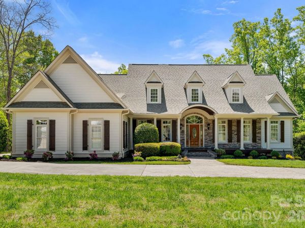 7601 Crossing Ridge Drive , Belews Creek, NC 27009