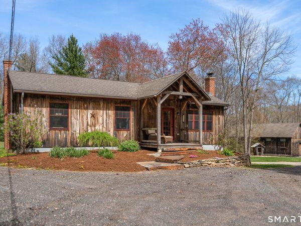 49 School House, Ellington, CT 06029