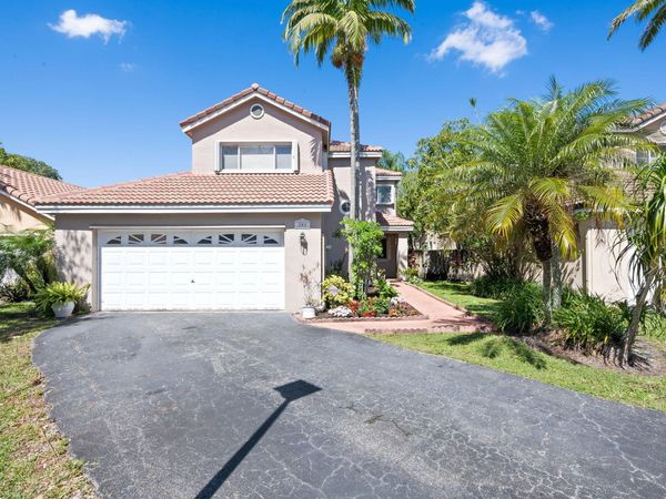 201 NW 101st Avenue, Plantation, FL 33324